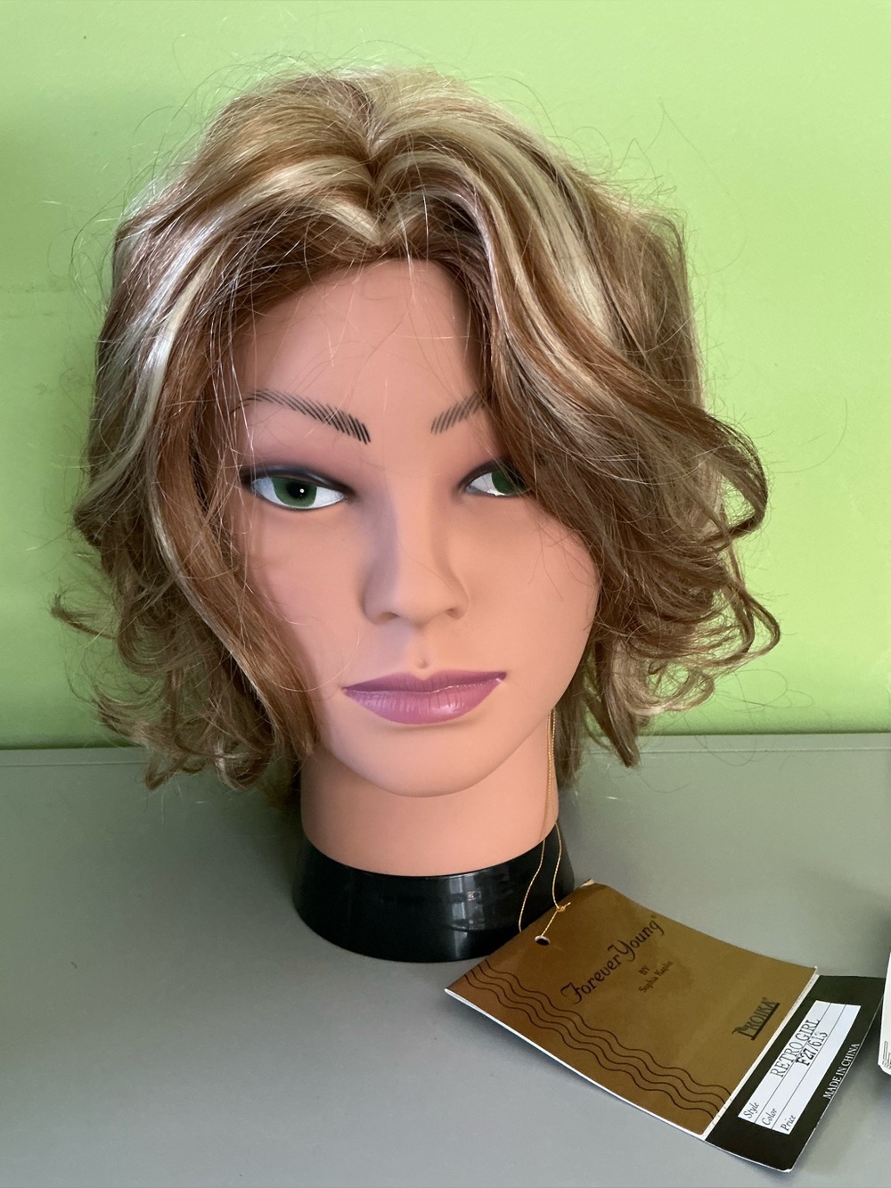 NIP Forever Young by Sophia Kaplin Style Retro Girl Color F27/613 Ez-On-N-Go Wig